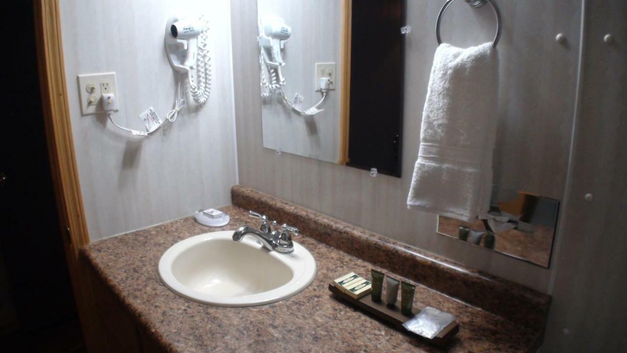 Motel 72 Grayling Ngoại thất bức ảnh