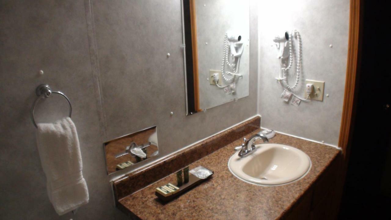 Motel 72 Grayling Ngoại thất bức ảnh