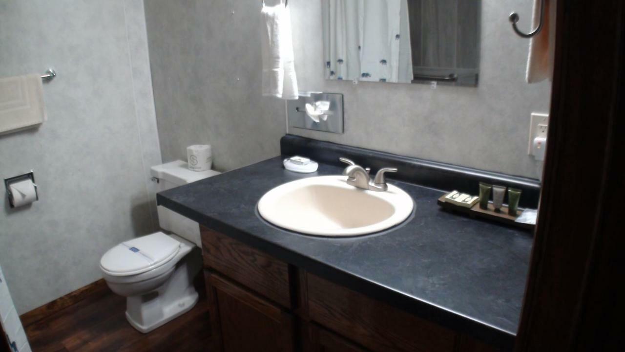 Motel 72 Grayling Ngoại thất bức ảnh